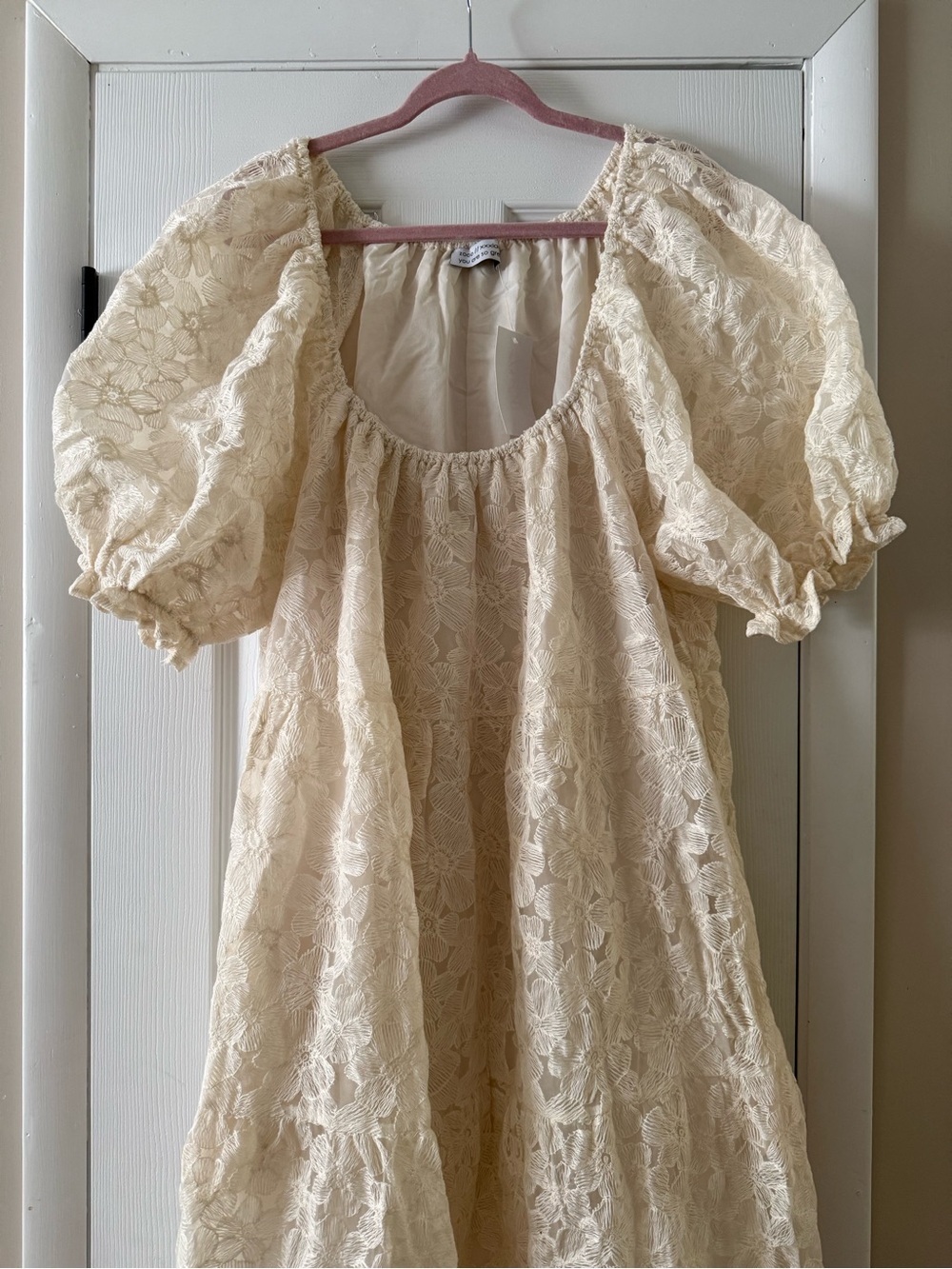 Lace Puff-Sleeve Tunic Top in Cream ZOCO